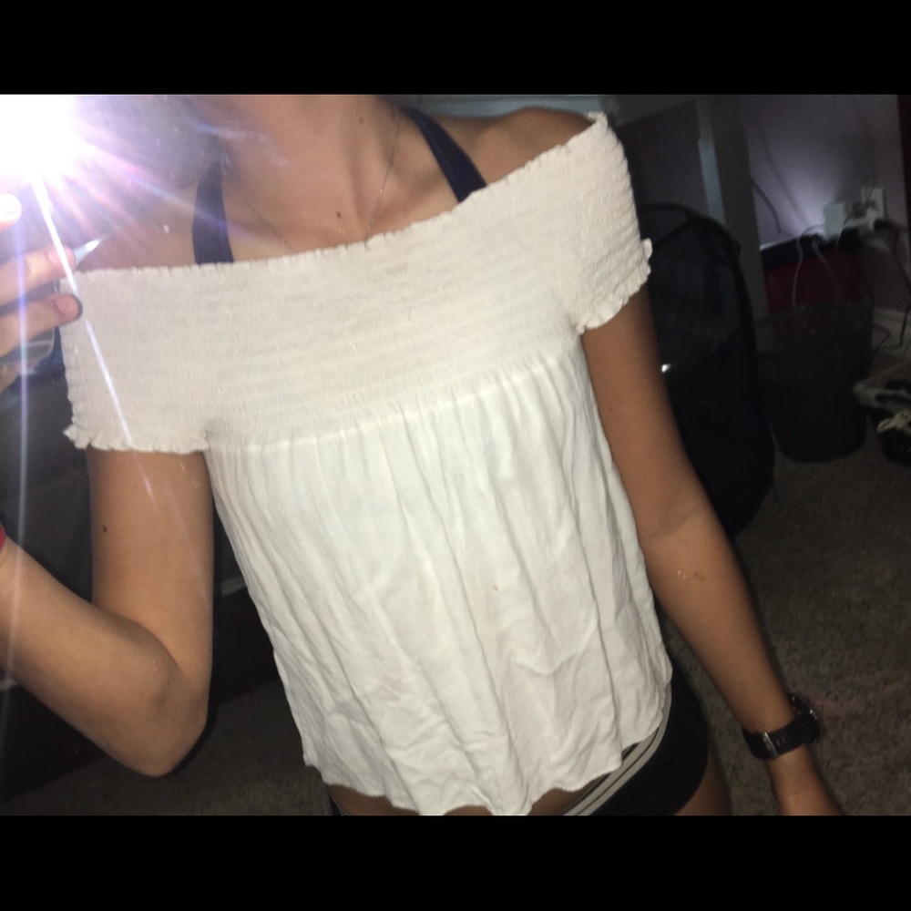 Brandy Melville off the shoulder top